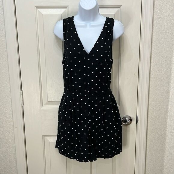 LOFT Pants - Loft Shorts Romper Sz 10 Black White Embroidered Polka Dot 55% Linen 45% Viscose